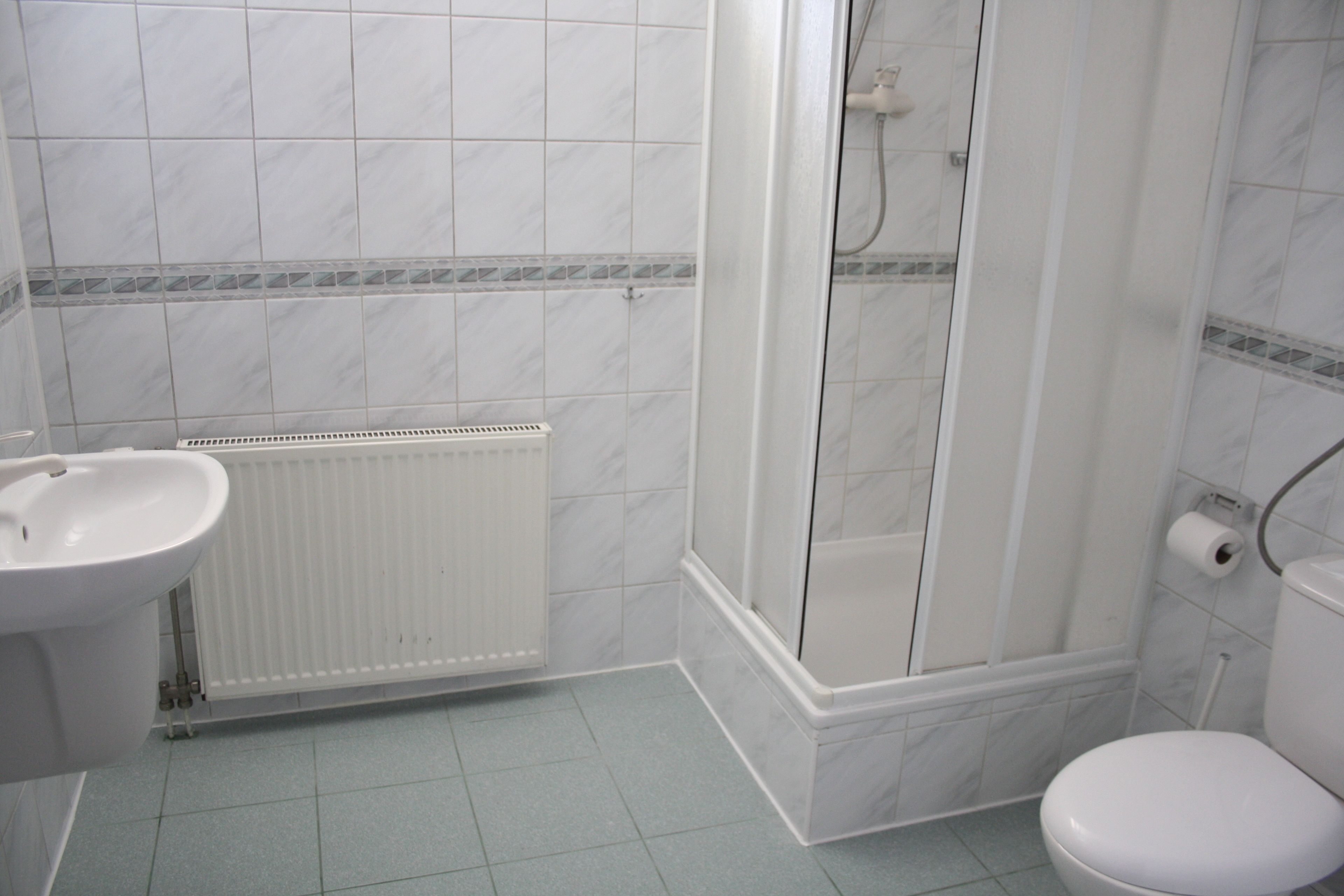 economy double room, ensuite | premium bedding, desk, iron/ironing board, free cots/infant beds