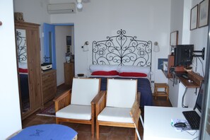 1 habitación, ropa de cama de alta calidad y escritorio 