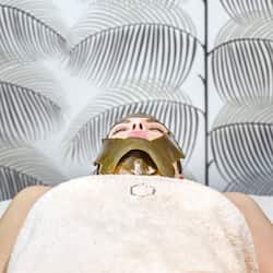 Couples treatment rooms, body treatments, aromatherapy