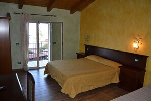 Standard Quadruple Room, Sea View