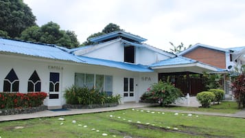 1 sala de tratamiento y masajes