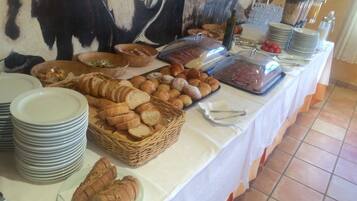 Daily buffet breakfast for a fee