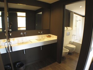 Free toiletries, towels