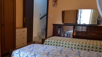 2 bedrooms, free wired Internet