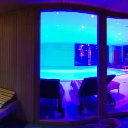 Sauna, steam room, Turkish bath/hammam, body treatments