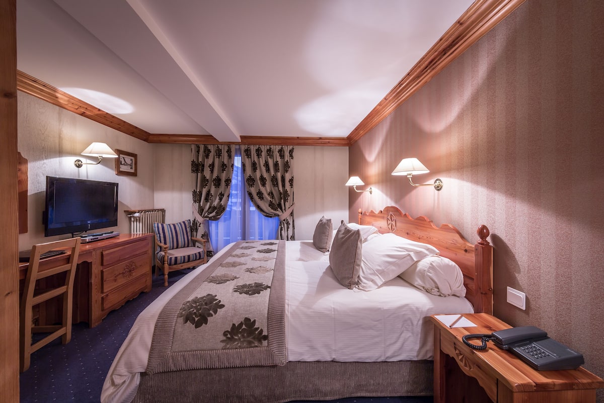 Double or Twin Room, Mountain View