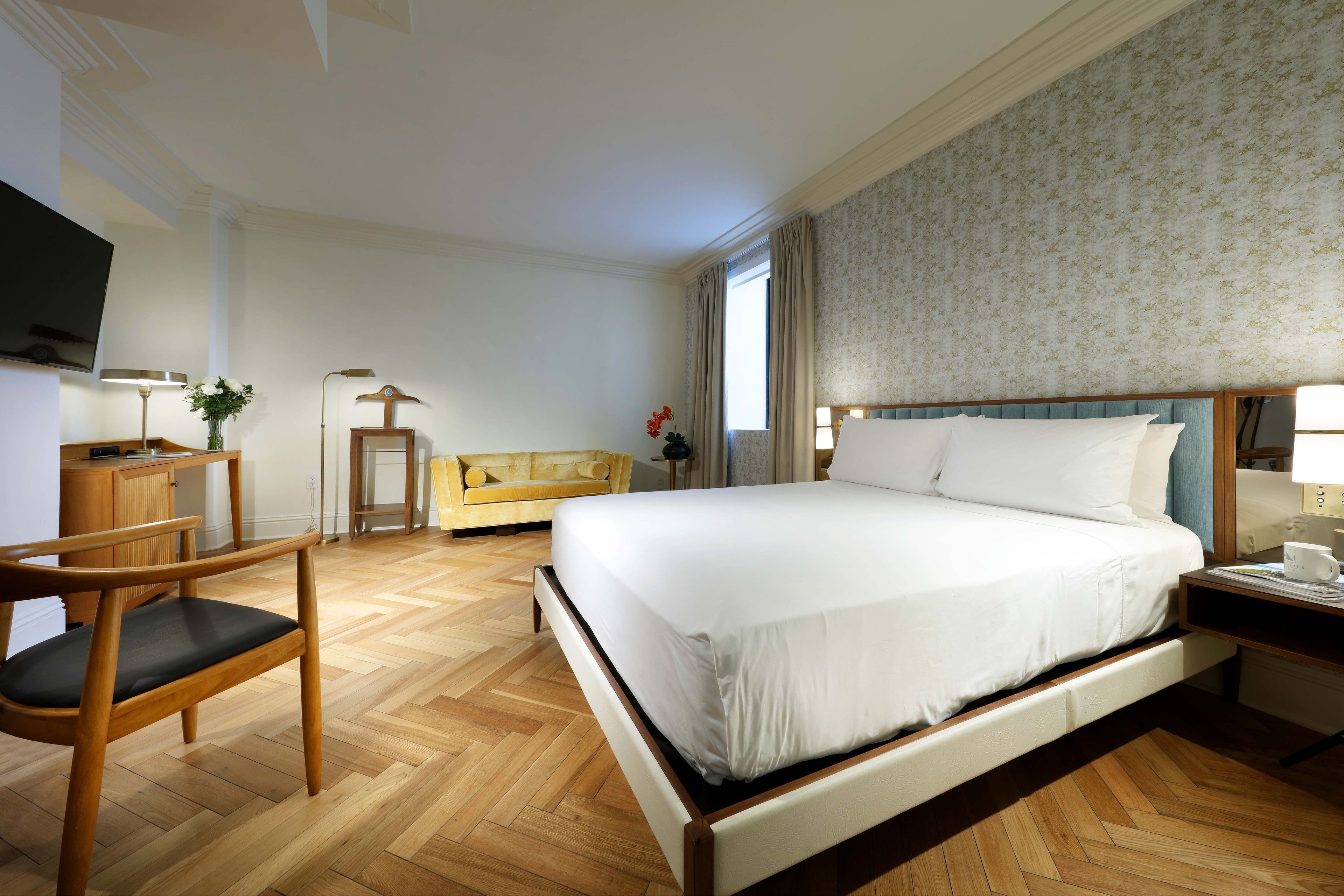 1 bedroom, premium bedding, down duvets, minibar