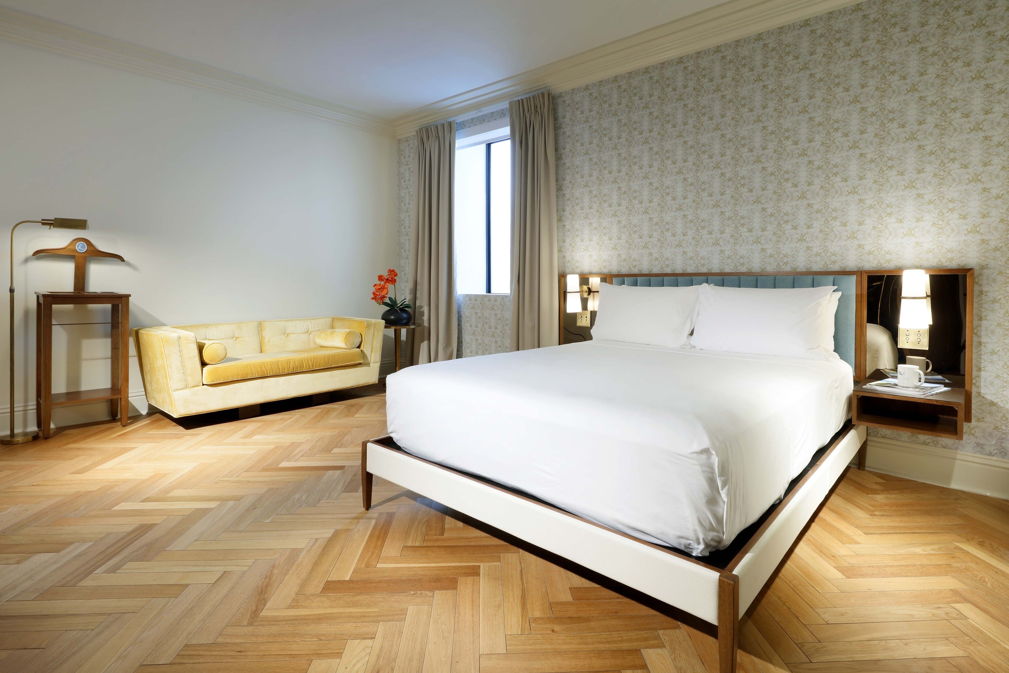 1 bedroom, premium bedding, down duvets, minibar