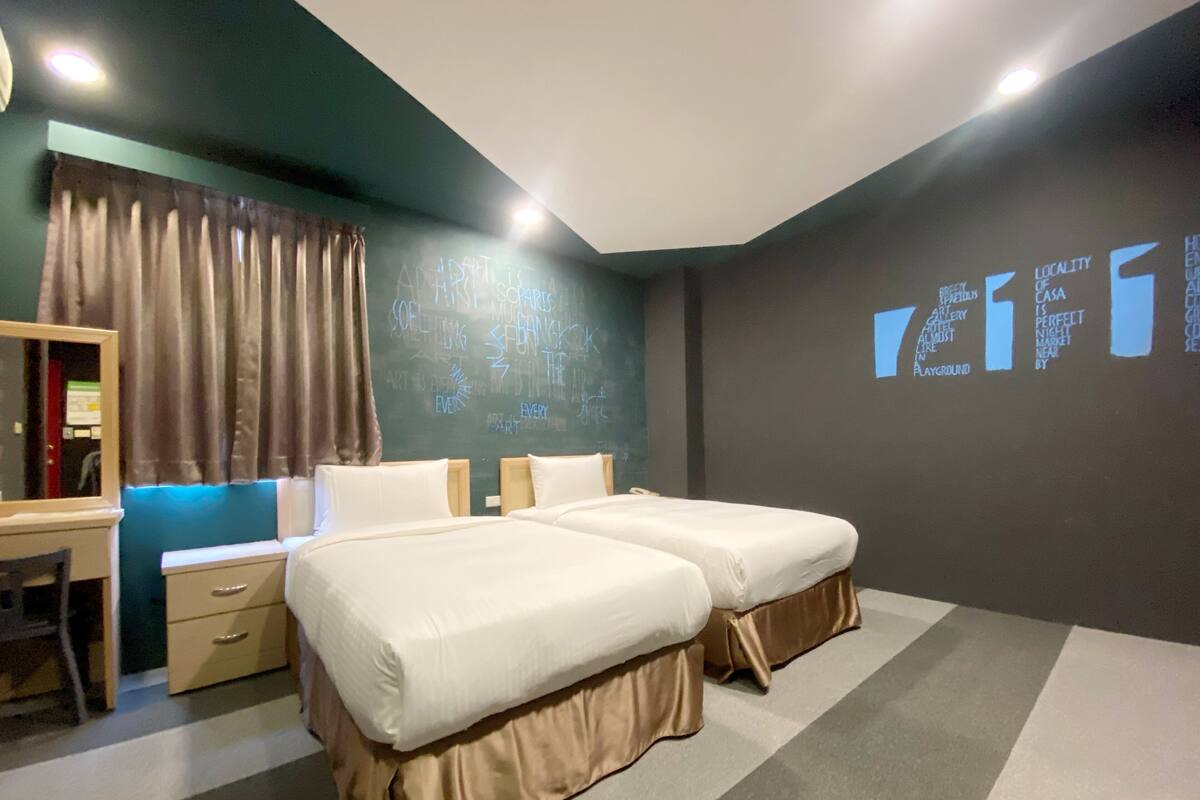 Business Twin Room, Multiple Beds | Down duvets, blackout curtains, free WiFi, bed sheets