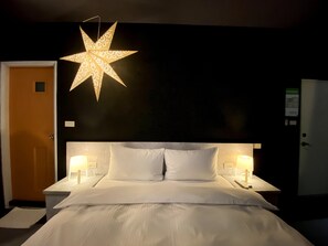 Down duvets, blackout curtains, free WiFi, bed sheets - JS Hotel-Gallery Hotel-Zhongli (Taoyuan City)