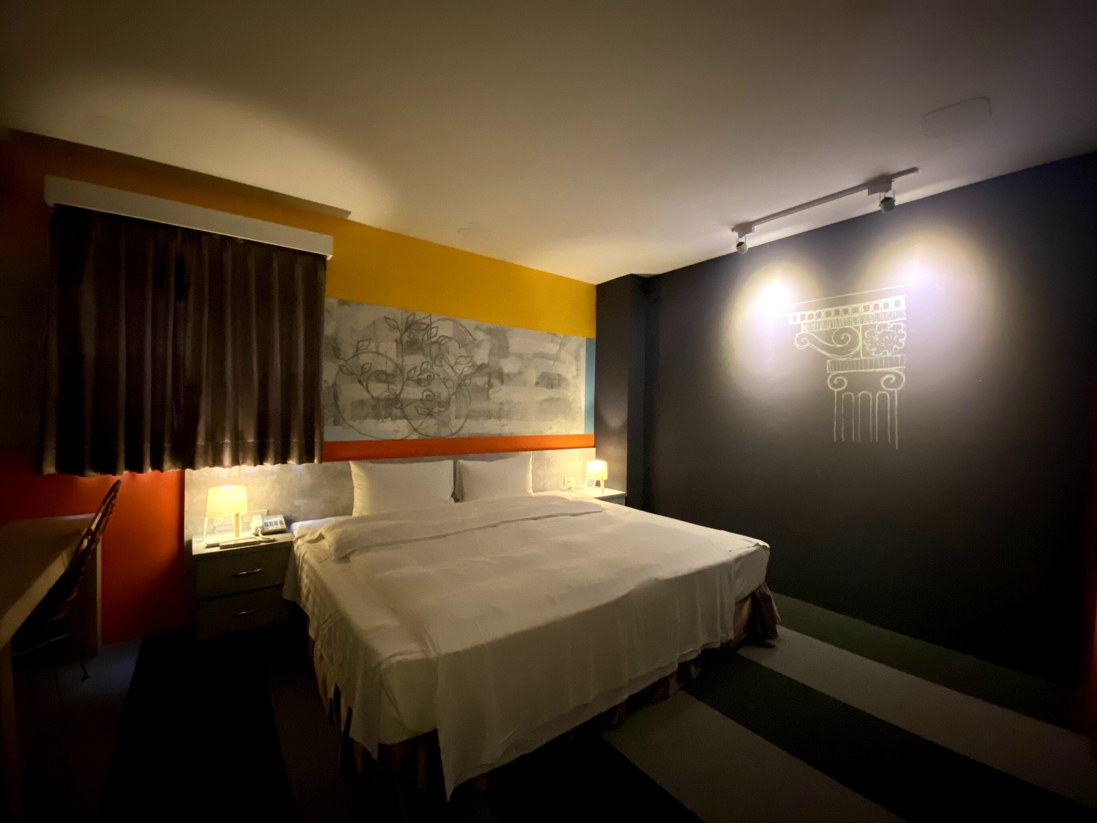 1 bedroom, down duvets, blackout curtains, free wifi