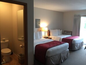 Ropa de cama de alta calidad, escritorio y insonorización