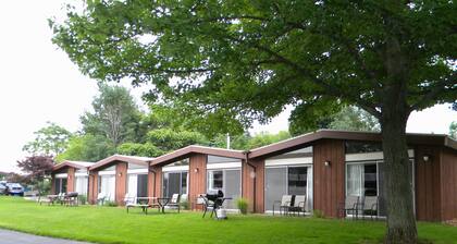 Nader's Motel & Suites