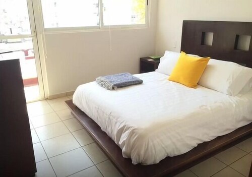 2 Beds 2 Baths Rooms Condesa