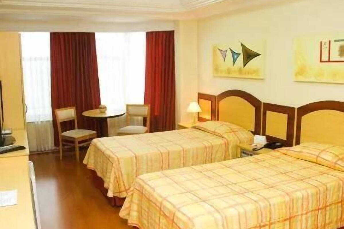 1 habitación, minibar y caja de seguridad en la habitación 