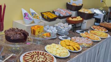 Free daily buffet breakfast