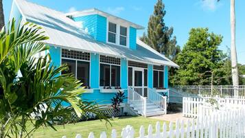 The Blue House, 3 Bedrooms, 2 Bathrooms | Egyptian cotton sheets, premium bedding, iron/ironing board, free WiFi