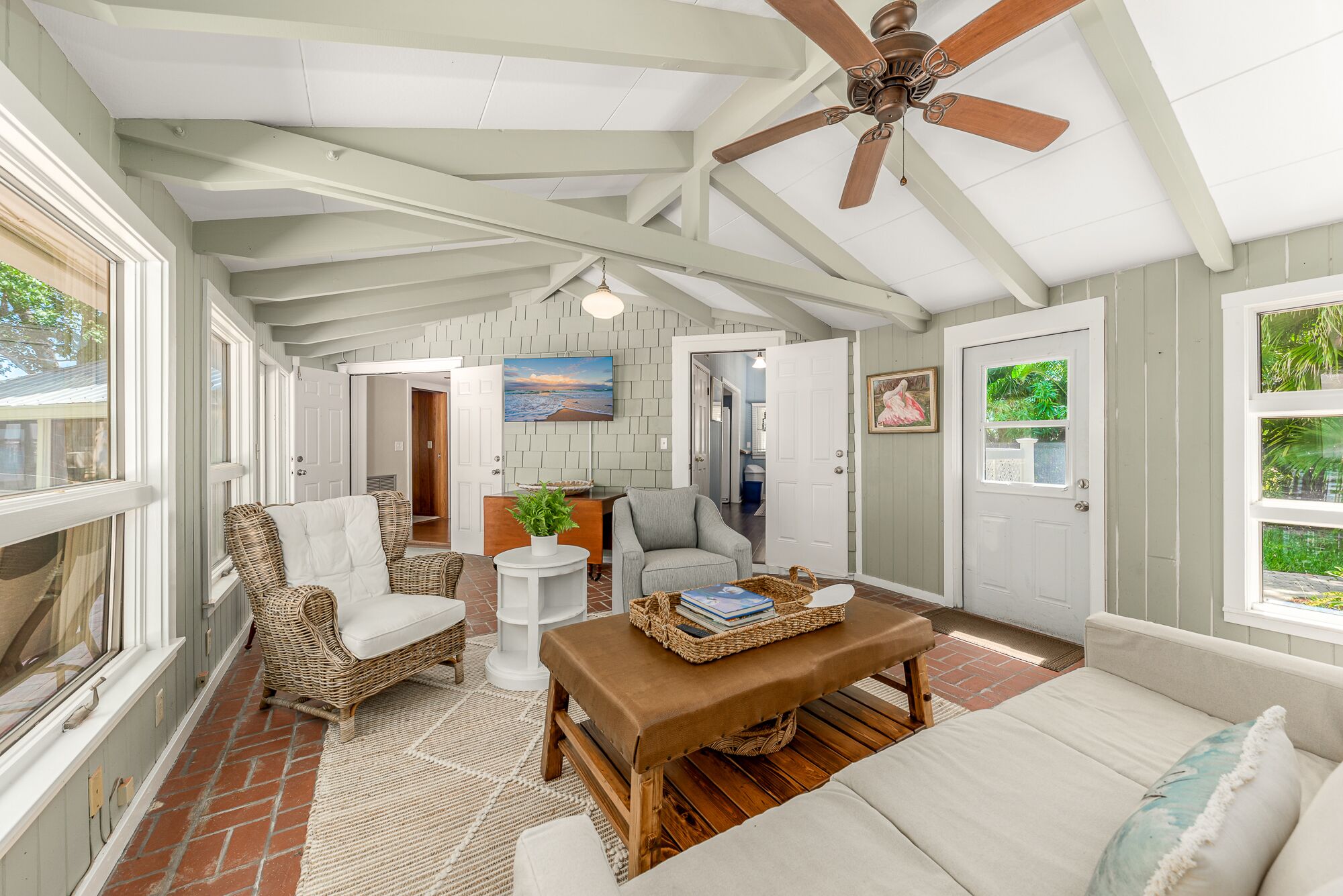 40-inch tv with cable channels