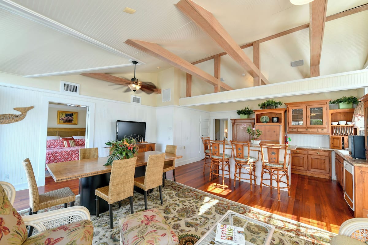 40-inch TV with cable channels