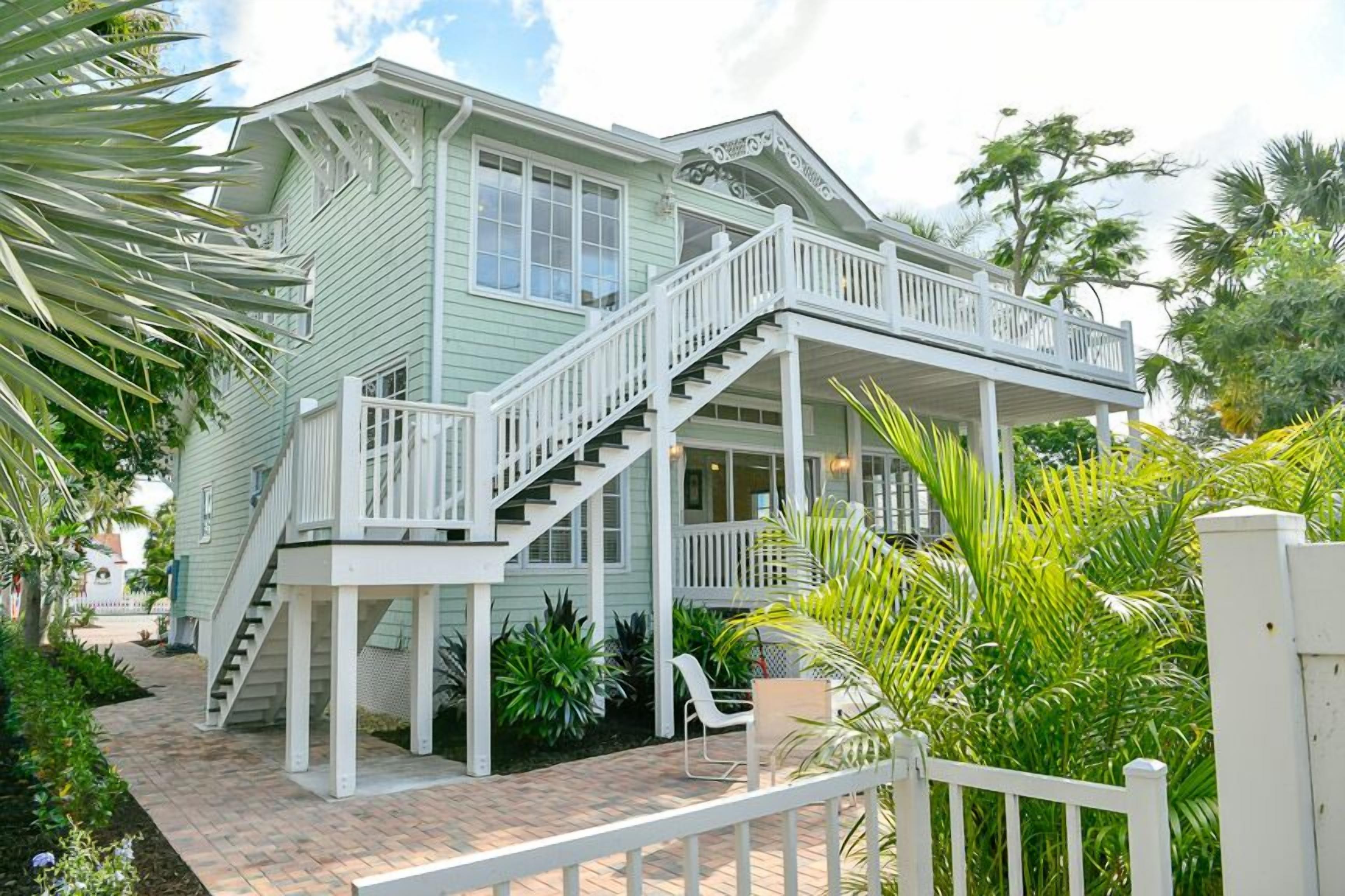 clifton guest and fishing lodge, 4 bedrooms, pool access, 4 bathrooms | egyptian cotton sheets, premium bedding, iron/ironing board, free wifi