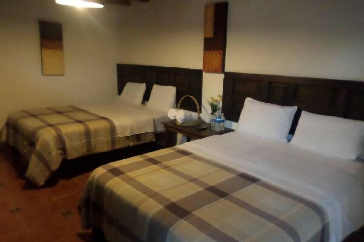 Free rollaway beds, free WiFi