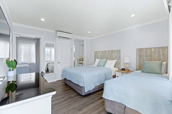 Biancheria da letto di alta qualità, cassaforte in camera, una scrivania