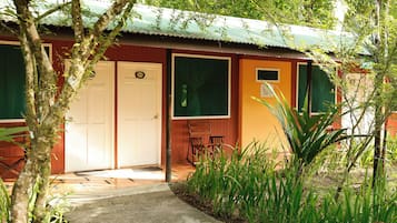 Basic Double or Twin Room, 2 Queen Beds | Terrace/patio