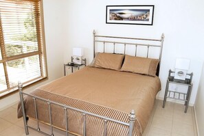 Cottage Superior, 2 kamar tidur, pemandangan kebun, area taman | 2 kamar tidur, setrika/meja setrika, dan tempat tidur lipat/tambahan