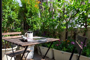 Superior-Doppel- oder -Zweibettzimmer, 1 Schlafzimmer | Terrasse/Patio