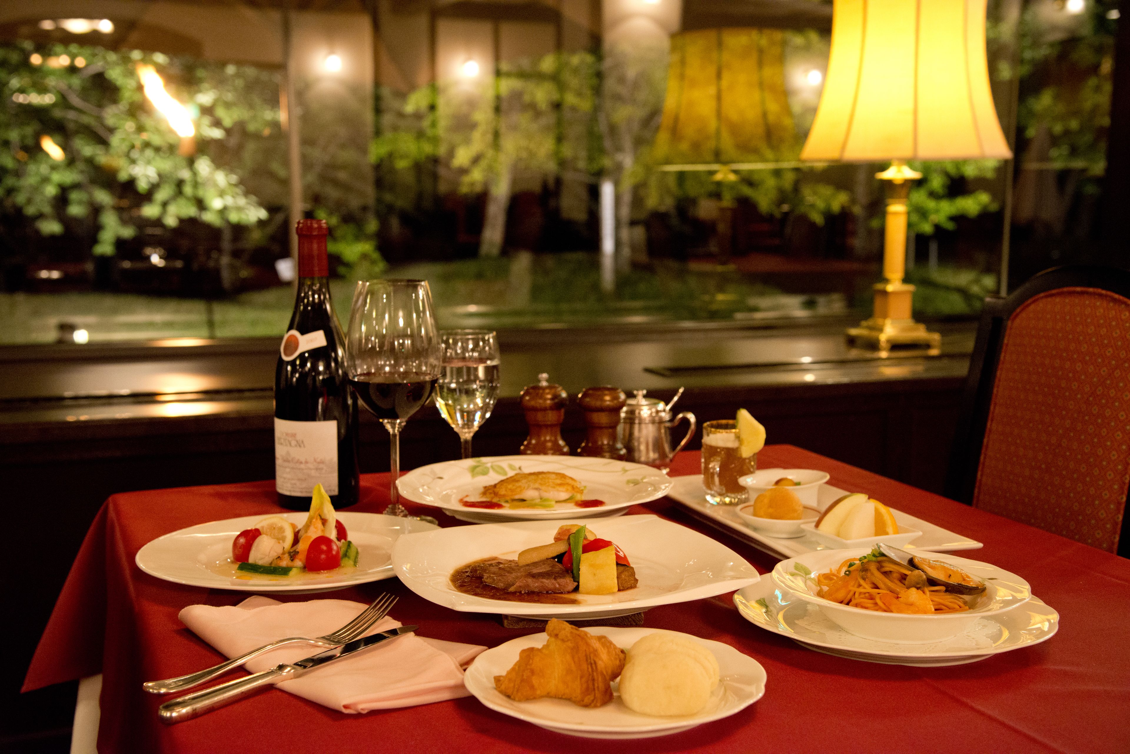 2 restaurants, breakfast, lunch, dinner served; japanese cuisine