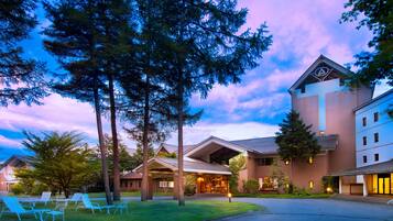 Front of property – evening/night