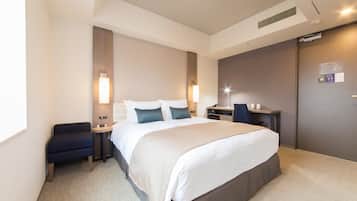 In-room safe, soundproofing, iron/ironing board, free WiFi