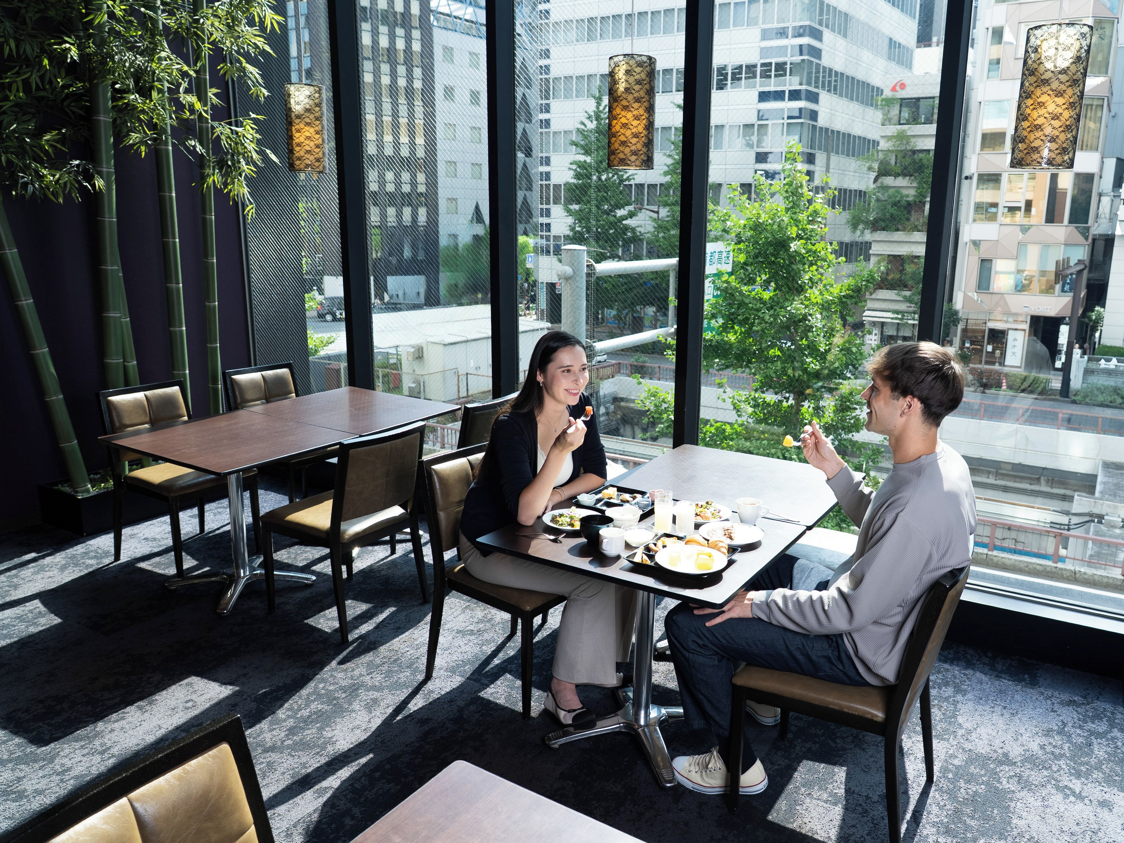 Daily buffet breakfast (JPY 1500 per person)