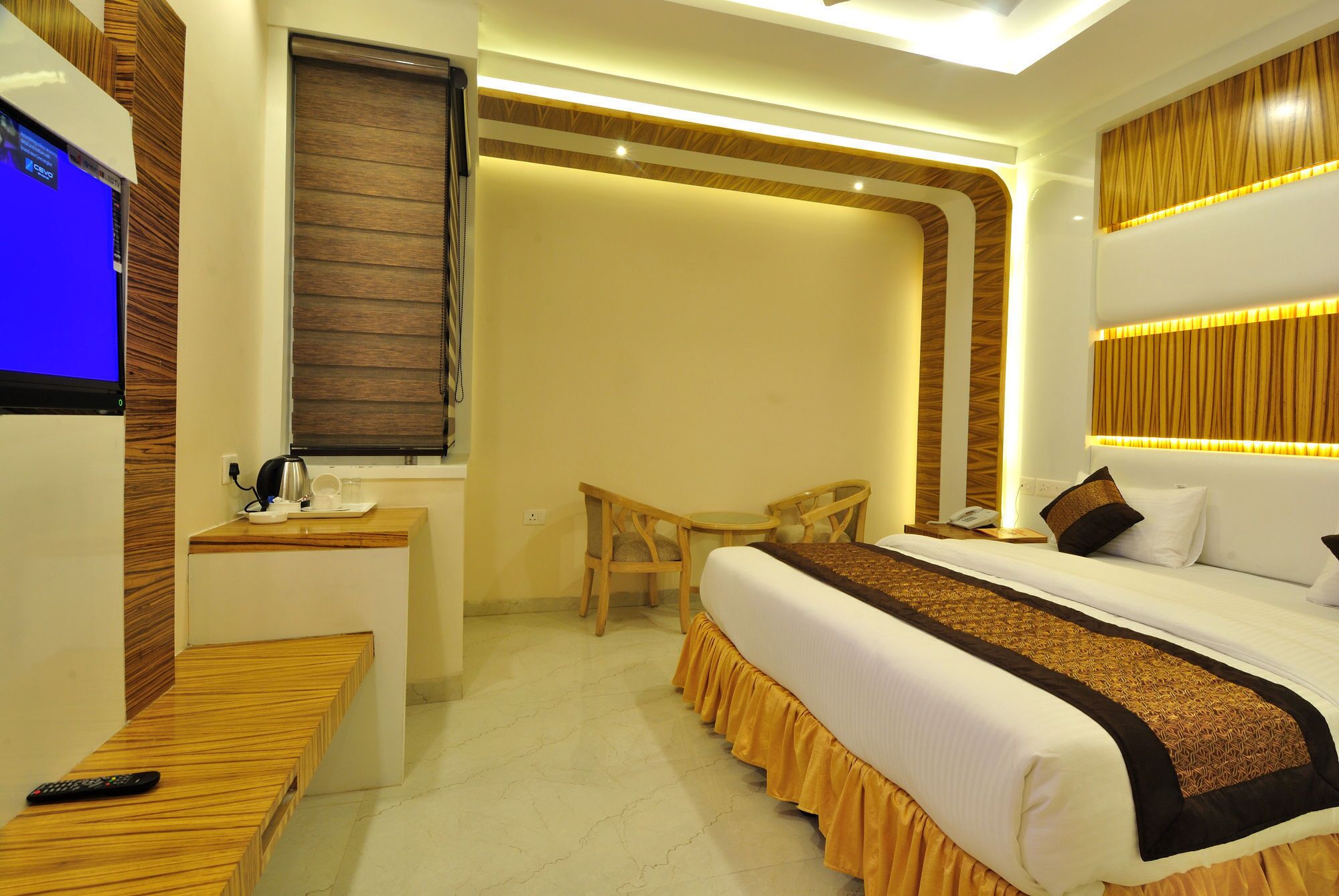 Deluxe Room Free Wi-Fi and 1 Complimentary Snack Basket | Minibar, in-room safe, desk, soundproofing