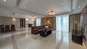 Grand Apartment | Living area | TV