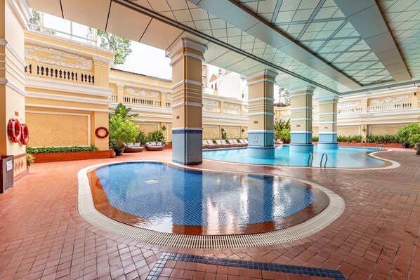 Außenpool, Liegestühle