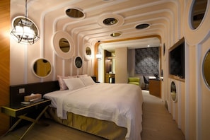 Premium bedding, free minibar, in-room safe, soundproofing - Uher Luxury Resort & Hotel (Taichung)