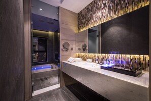 Chambre Double Classique (checkin after 3pm, 6pm on Saturday)