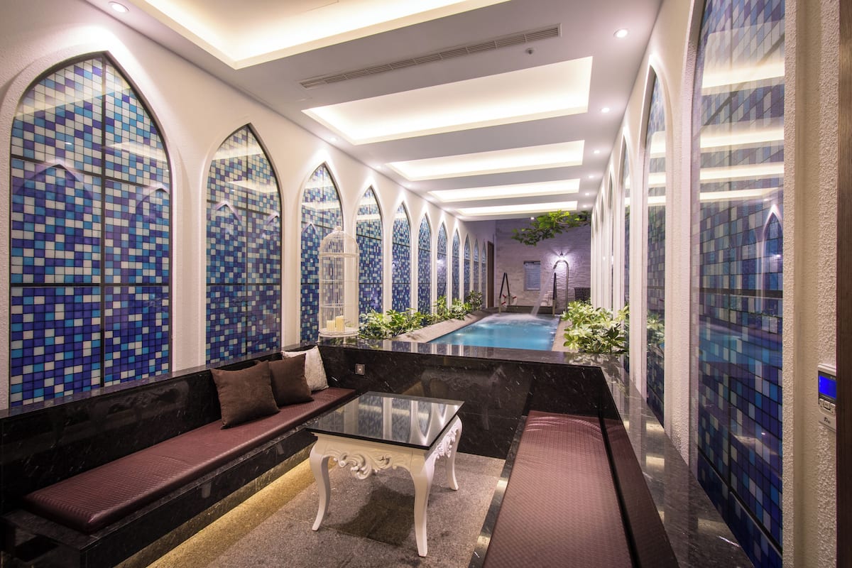 Deluxe kamer, privézwembad (checkin after 6pm, 21pm on Saturday) | Luxe beddengoed, een gratis minibar, een kluis op de kamer