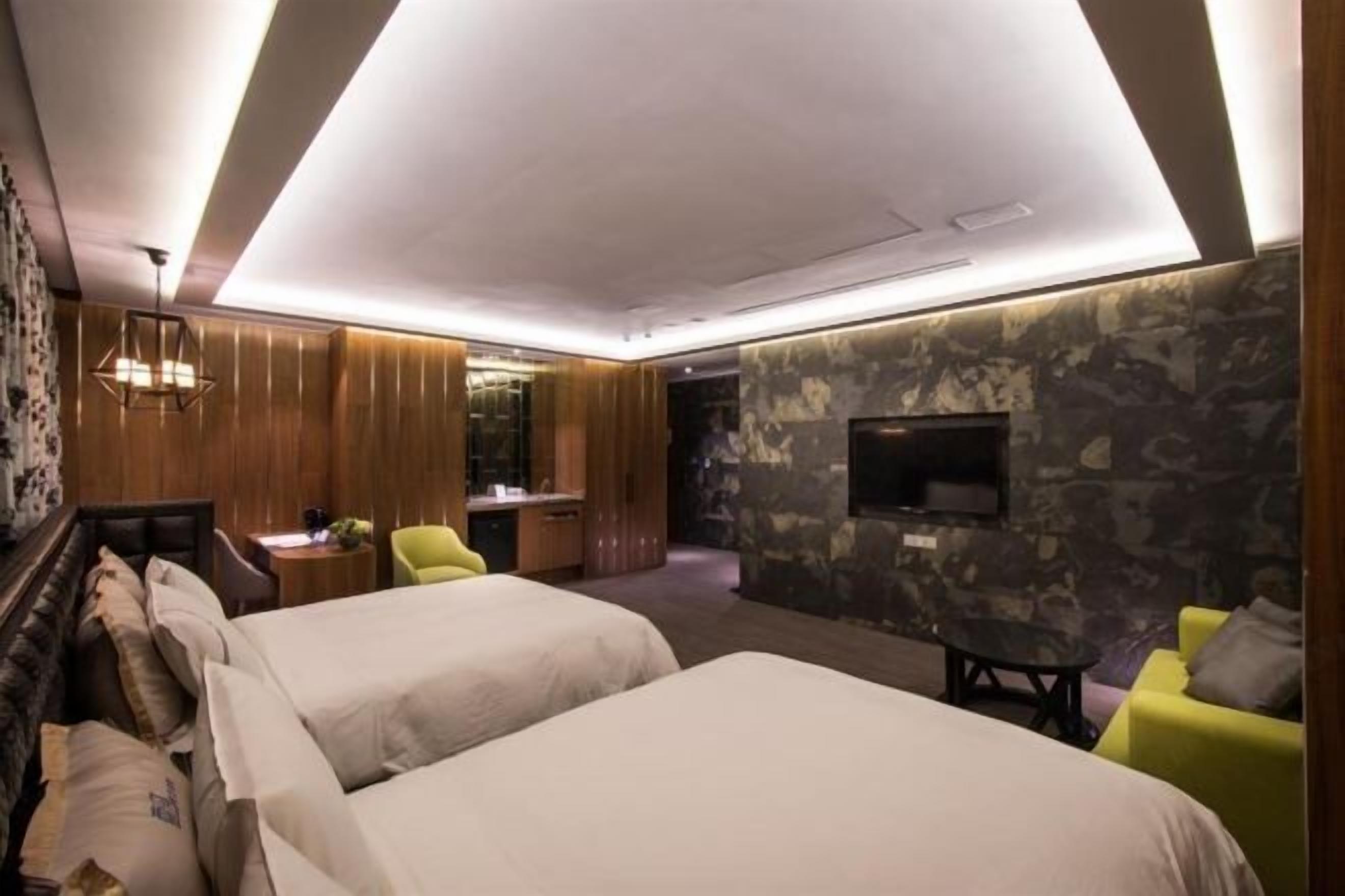 Ropa de cama de alta calidad y artículos del minibar gratis 