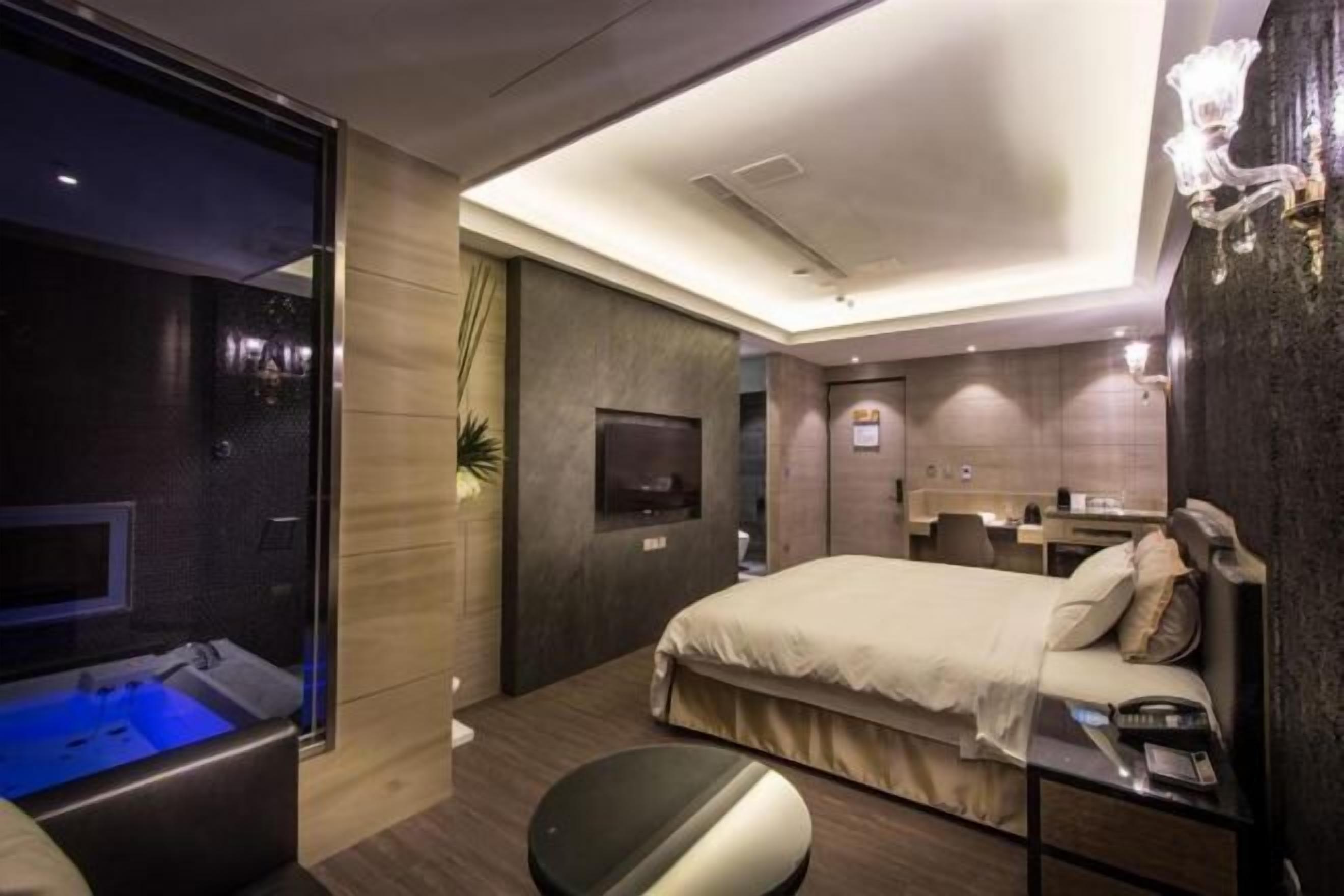 Ropa de cama de alta calidad y artículos del minibar gratis 