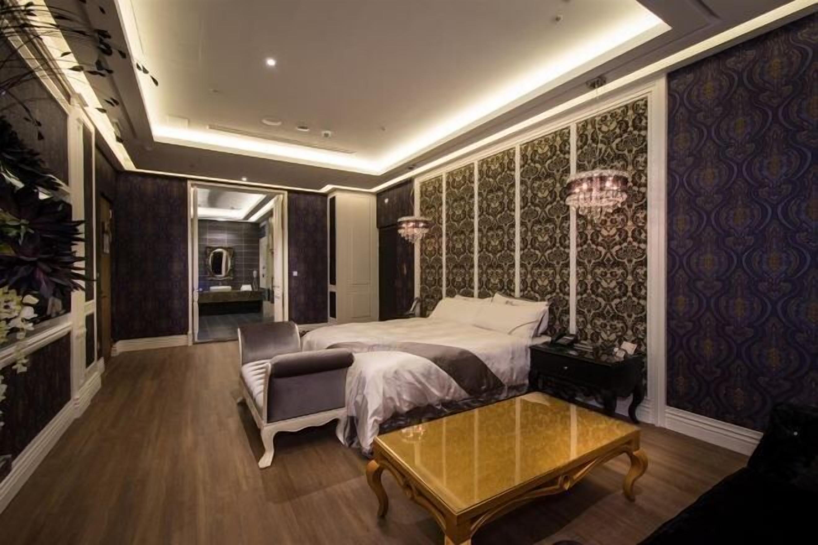 Ropa de cama de alta calidad y artículos del minibar gratis 