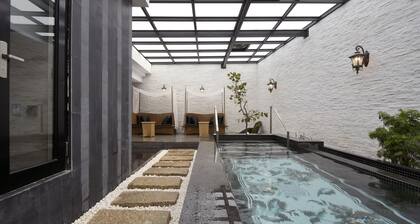 Uher Luxury Resort & Hotel