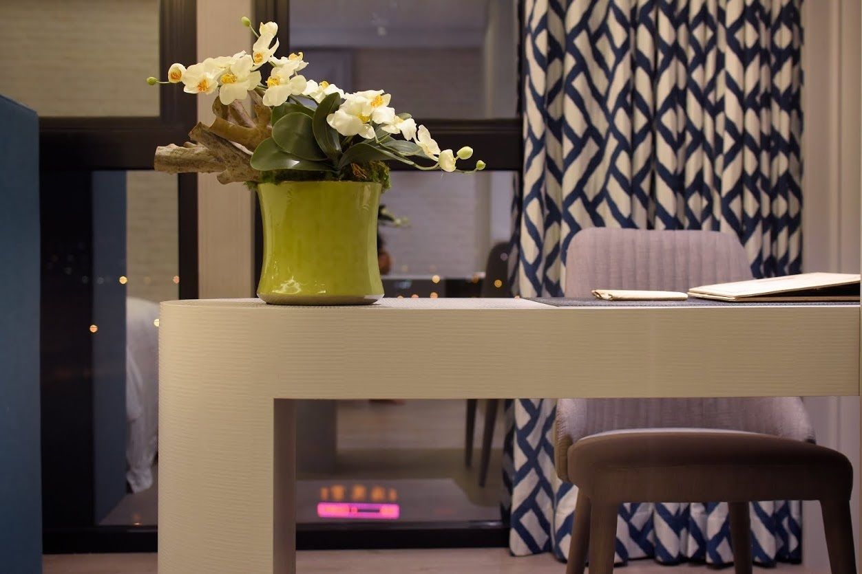 1 bedroom, premium bedding, free minibar, in-room safe