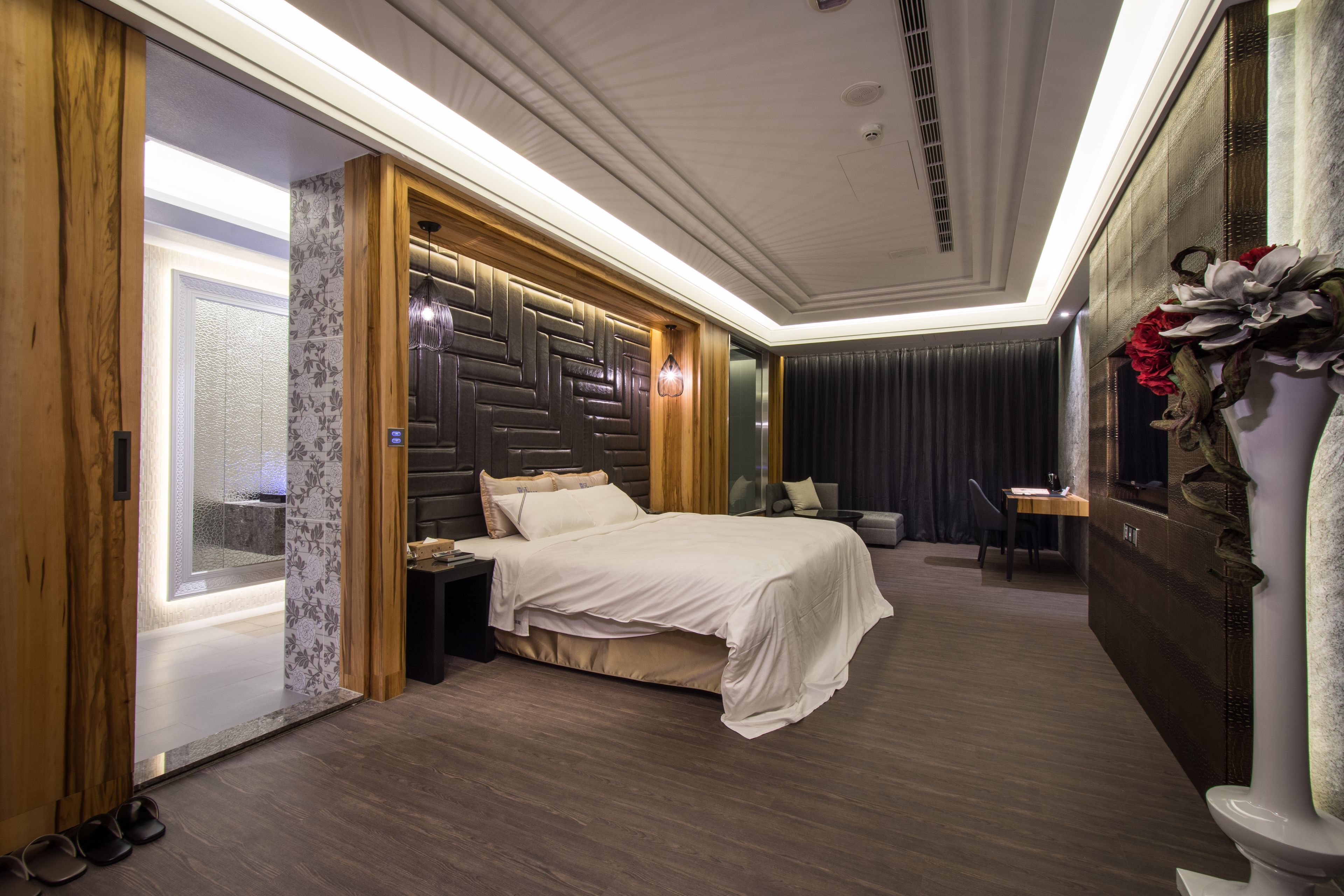 deluxe double room (checkin after 3pm, 6pm on saturday) | 1 bedroom, premium bedding, free minibar, in-room safe