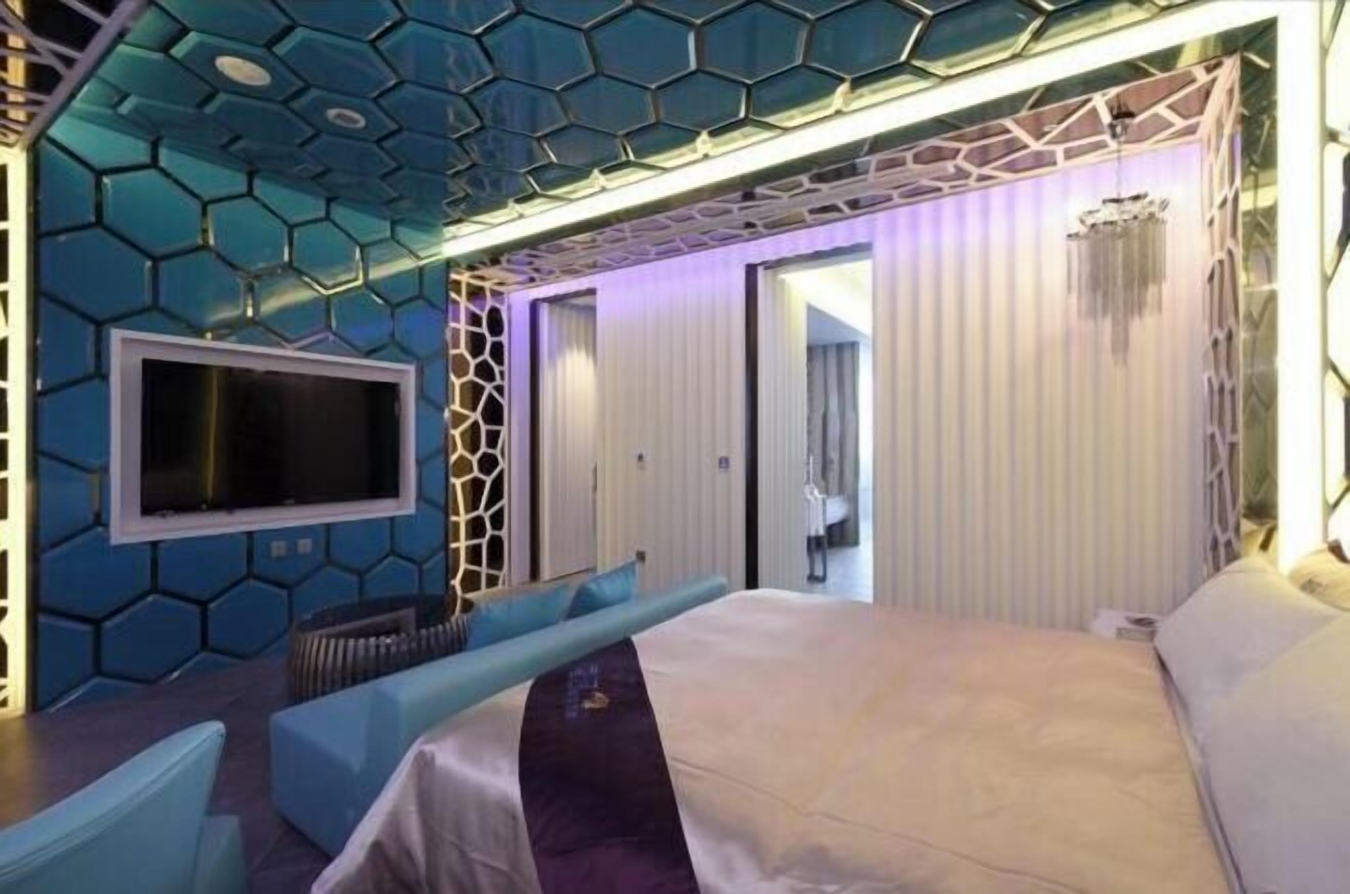 高档床上用品、迷你吧（备有免费物品）、客房内保险箱、隔音