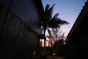 Exterior - Raven Blue (Ko Lanta)