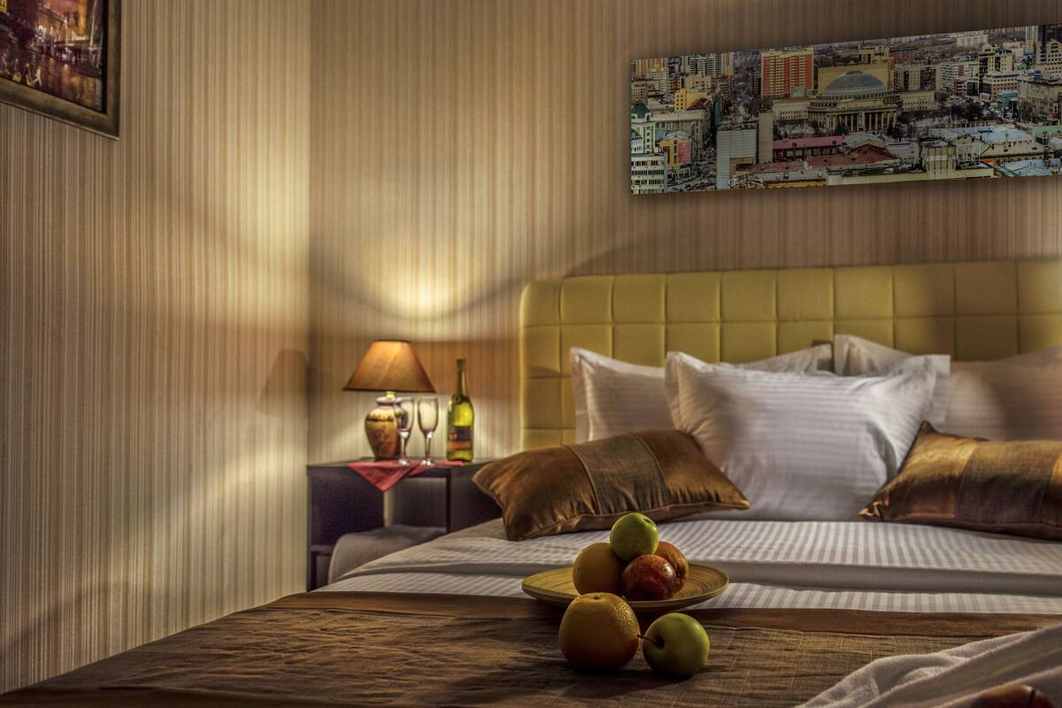 Suite | Desk, iron/ironing board, rollaway beds, free WiFi