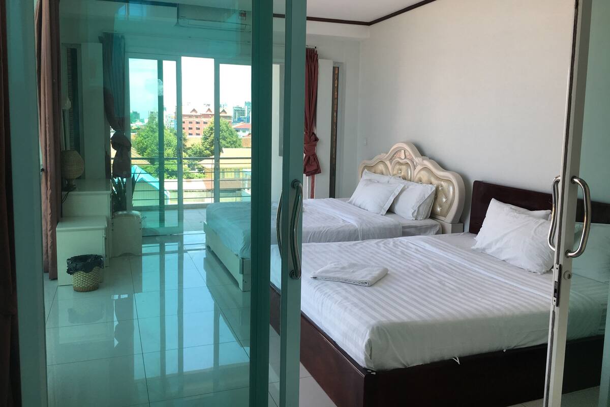 Departamento familiar | Ropa de cama de alta calidad y caja de seguridad en la habitación 