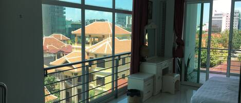 Departamento familiar | Ropa de cama de alta calidad y caja de seguridad en la habitación